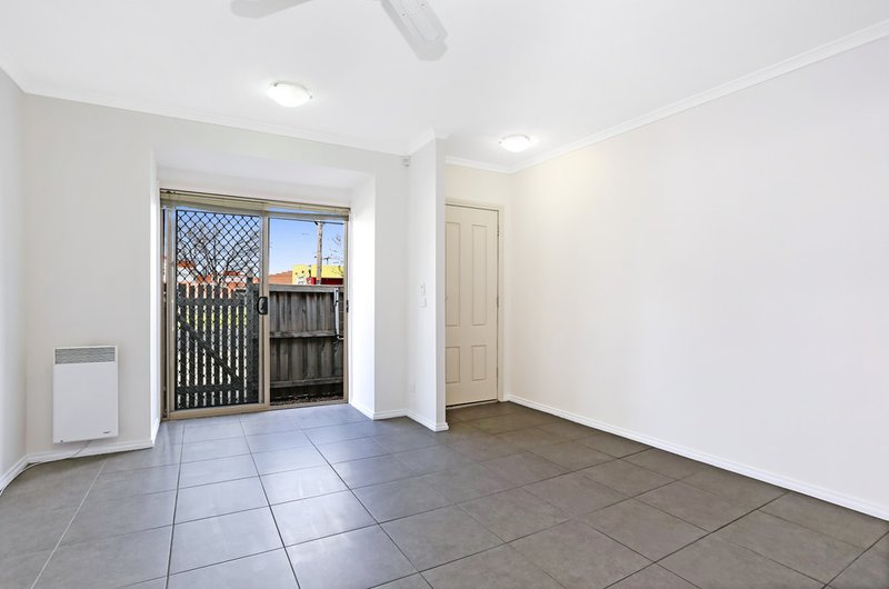 Photo - 2/307 High Street, Thomastown VIC 3074 - Image 5