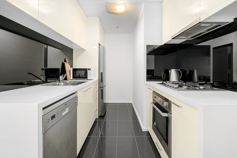 Photo - 2309/241 City Road, Southbank VIC 3006 - Image 3