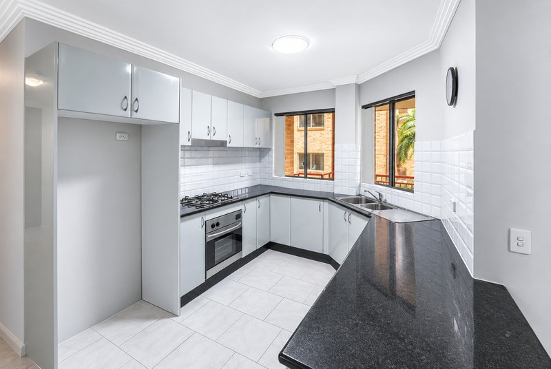 Photo - 2/31-33 Moss Place, Westmead NSW 2145 - Image 2