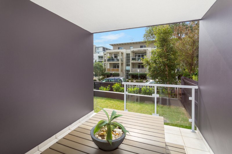 Photo - 2/31-33 Sturdee Parade, Dee Why NSW 2099 - Image 4