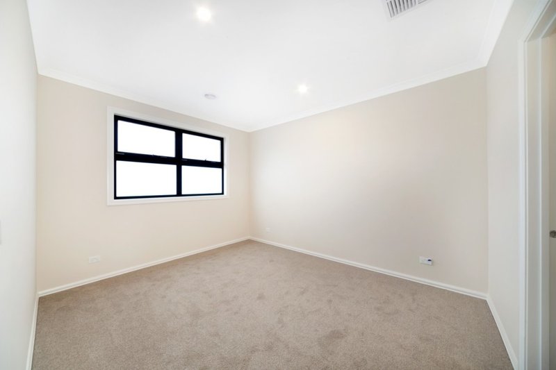 Photo - 2/31 Amiel Street, Springvale VIC 3171 - Image 2