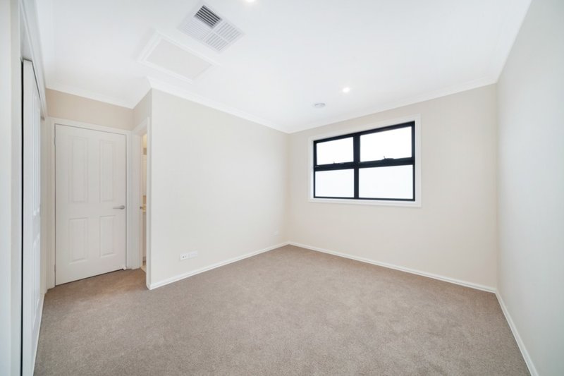 Photo - 2/31 Amiel Street, Springvale VIC 3171 - Image 5