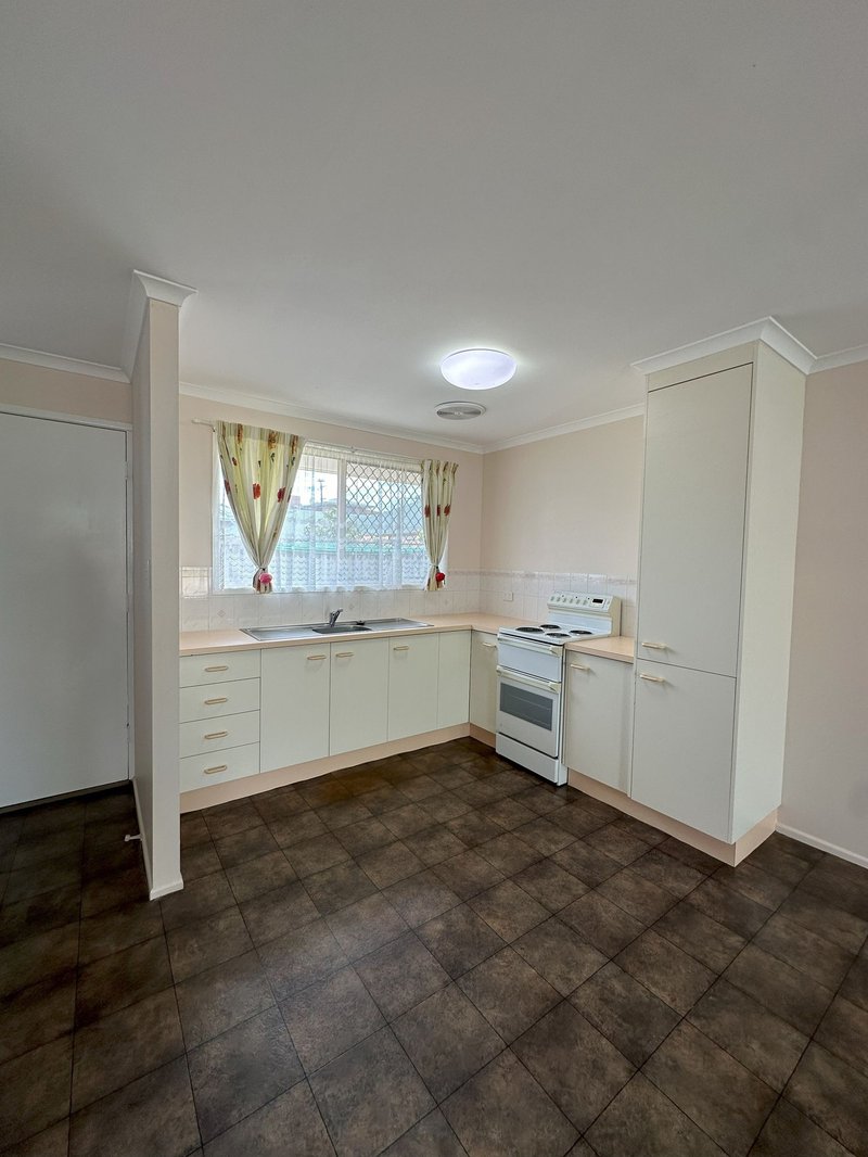 Photo - 2/31 Crofton Street, Bundaberg Central QLD 4670 - Image 3