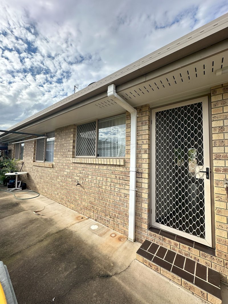 Photo - 2/31 Crofton Street, Bundaberg Central QLD 4670 - Image 10