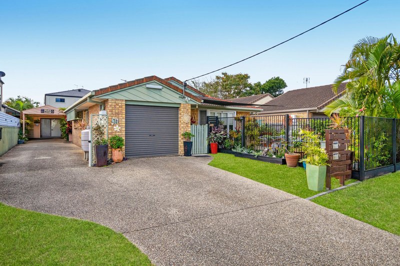 Photo - 2/31 Drake Avenue, Paradise Point QLD 4216 - Image 2