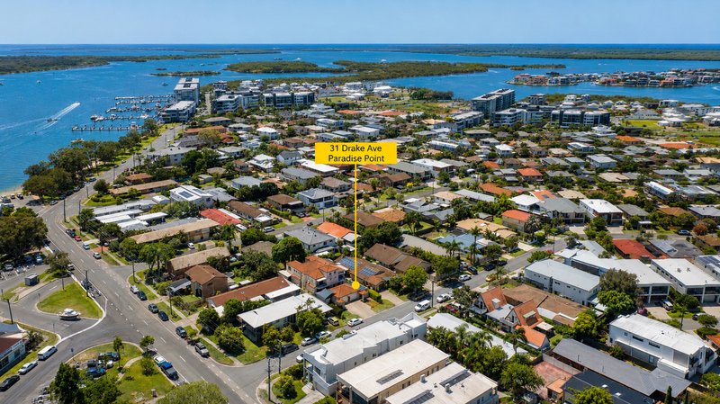 Photo - 2/31 Drake Avenue, Paradise Point QLD 4216 - Image 18