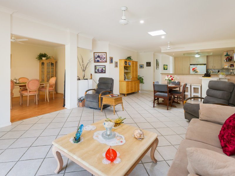 Photo - 2/31 Eugenia Circuit, Robina QLD 4226 - Image 5