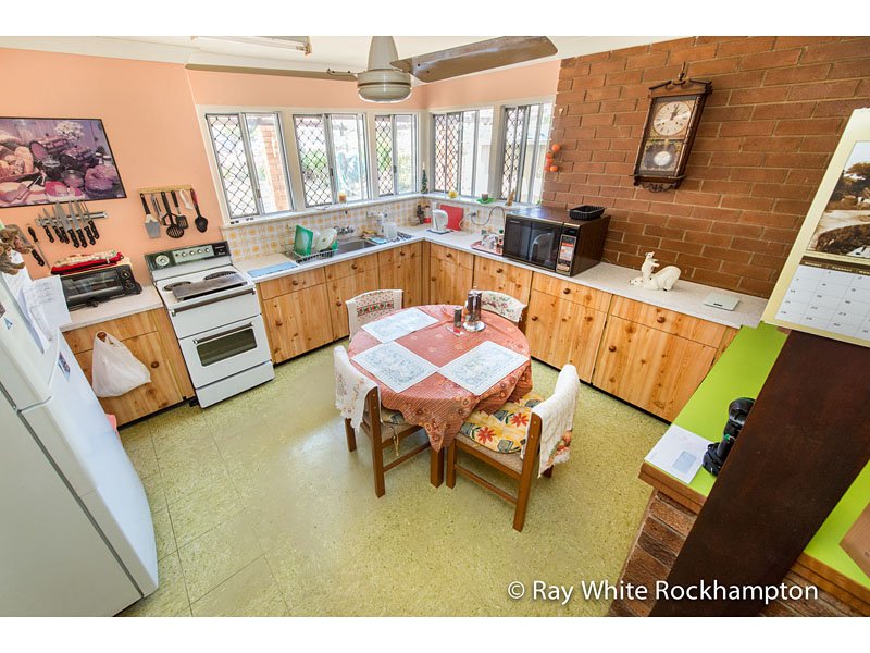 Photo - 231 Farm Street, Kawana QLD 4701 - Image 3