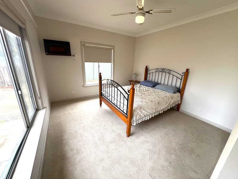 Photo - 231 Henry Street, Deniliquin NSW 2710 - Image 5