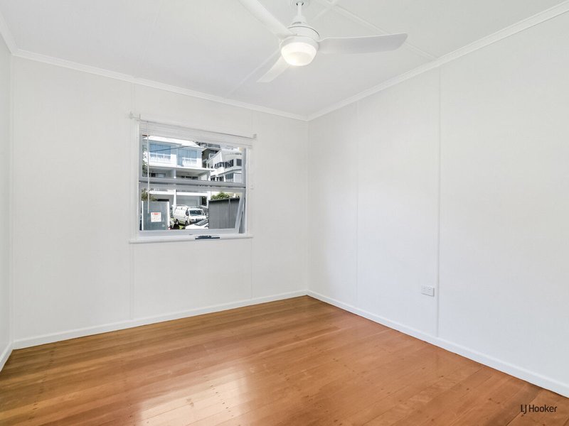 Photo - 2/31 Hooper Drive, Currumbin QLD 4223 - Image 4