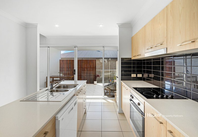 Photo - 2/31 Howsan Street, Mount Gravatt East QLD 4122 - Image 4