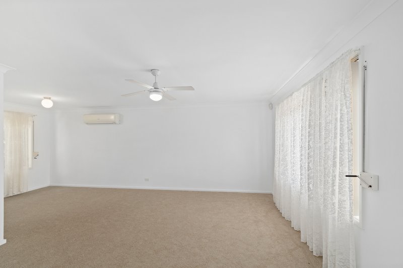 Photo - 2/31 Julianne Street, Dapto NSW 2530 - Image 2