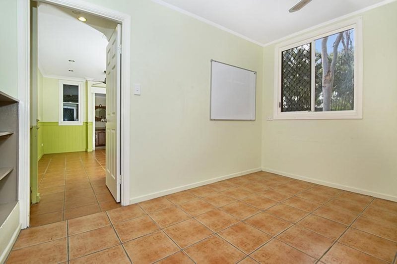 Photo - 231 Kelso Drive, , Kelso QLD 4815 - Image 11