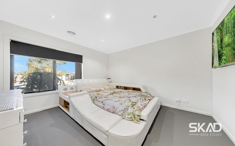 Photo - 231 Newbury Boulevard, Craigieburn VIC 3064 - Image 12