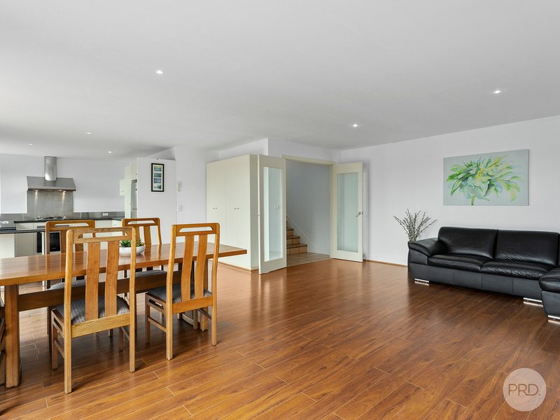 Photo - 2/31 Nicholas Drive, Sandy Bay TAS 7005 - Image 7