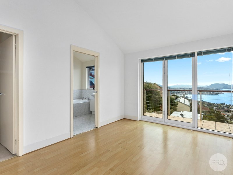 Photo - 2/31 Nicholas Drive, Sandy Bay TAS 7005 - Image 15