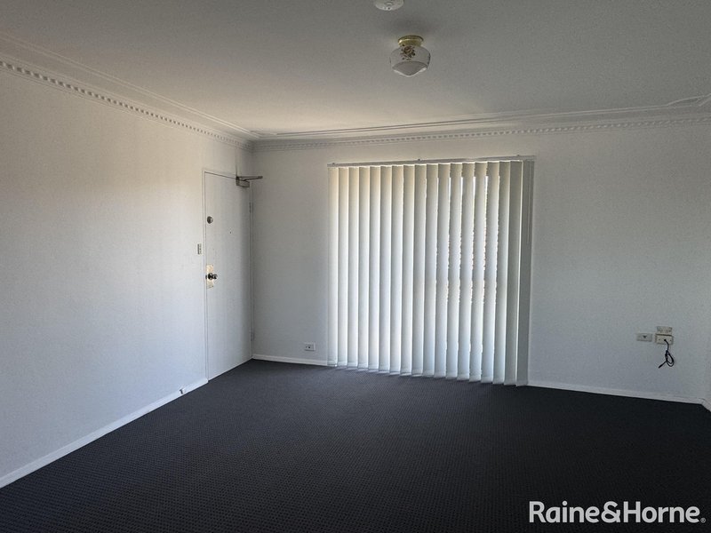 Photo - 2/31 Phillip Street, St Marys NSW 2760 - Image 4