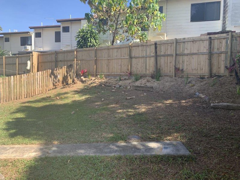 Photo - 2/31 Sandown Close, Woree QLD 4868 - Image 8