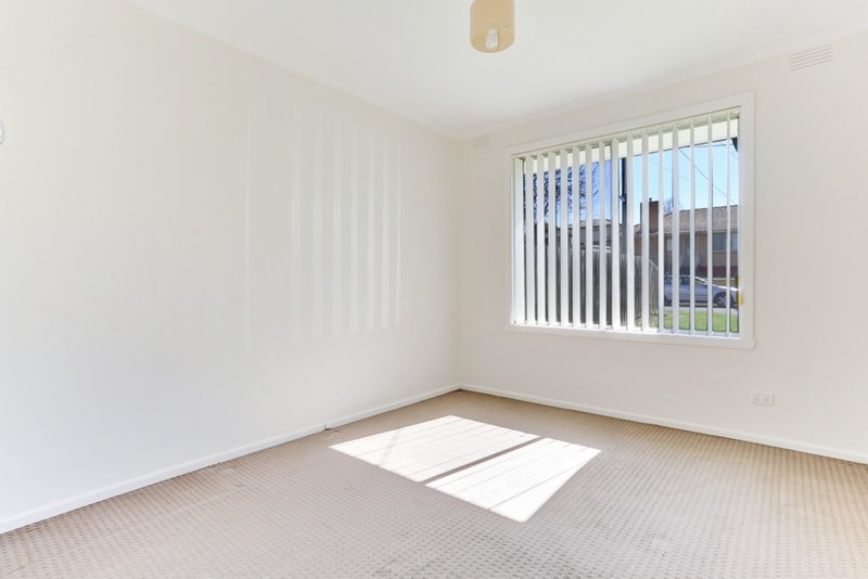 Photo - 2/31 Sarona Street, Dandenong VIC 3175 - Image 5