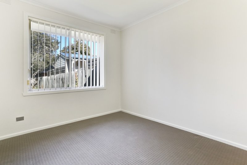 Photo - 2/31 Sarona Street, Dandenong VIC 3175 - Image 6