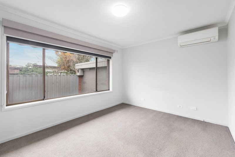 Photo - 2/31 Strathallan Road, Macleod VIC 3085 - Image 8