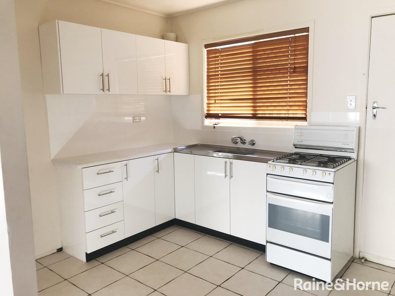 Photo - 2/31 Westerham Street, Taringa QLD 4068 - Image 3