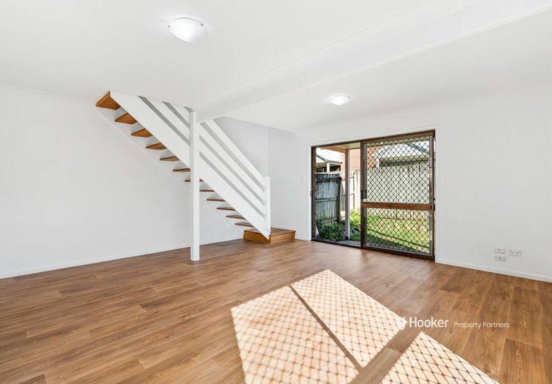 Photo - 23/10 Damalis Street, Woodridge QLD 4114 - Image 3