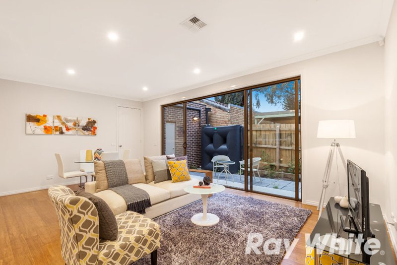 Photo - 2/310 Springfield Road, Nunawading VIC 3131 - Image 4