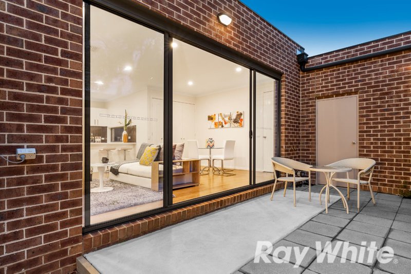 Photo - 2/310 Springfield Road, Nunawading VIC 3131 - Image 10