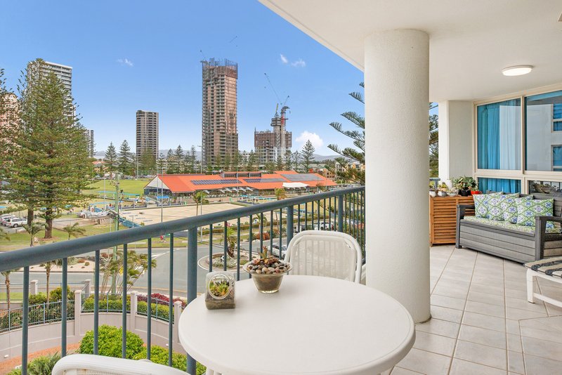 Photo - 23/100 Old Burleigh Road, Broadbeach QLD 4218 - Image 5