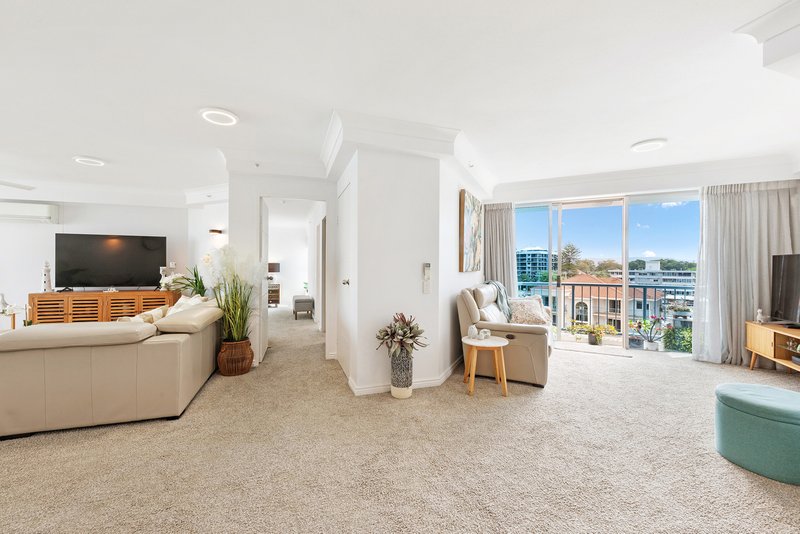 Photo - 23/100 Old Burleigh Road, Broadbeach QLD 4218 - Image 8