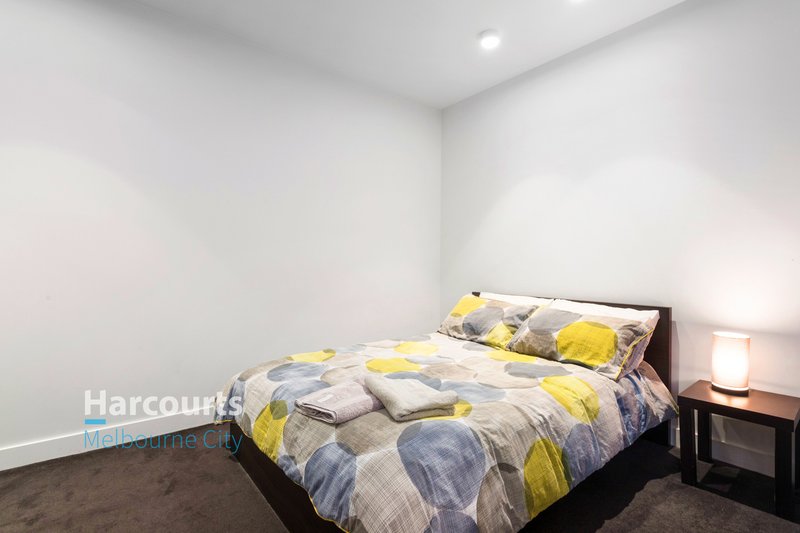 Photo - 2310/33 Mackenzie Street, Melbourne VIC 3000 - Image 4