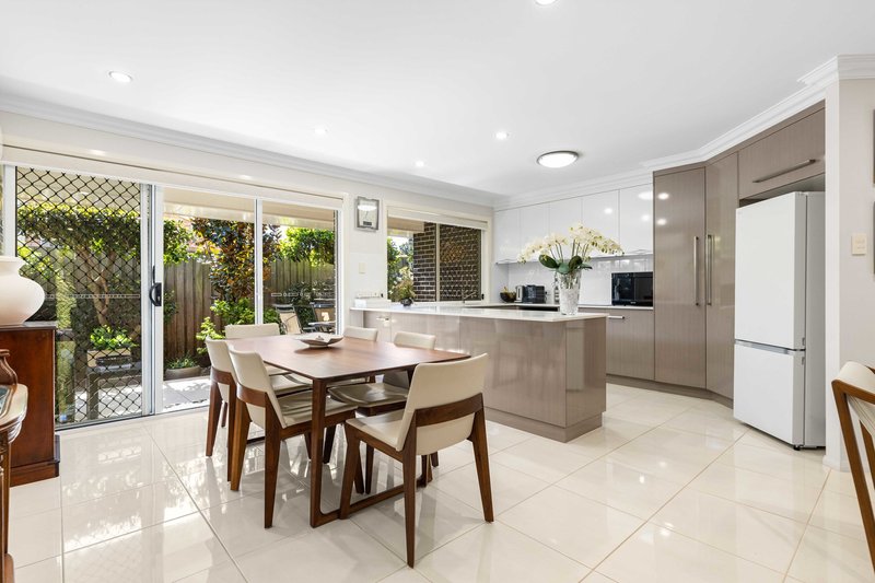 Photo - 2/310A Hume Street, Centenary Heights QLD 4350 - Image 3