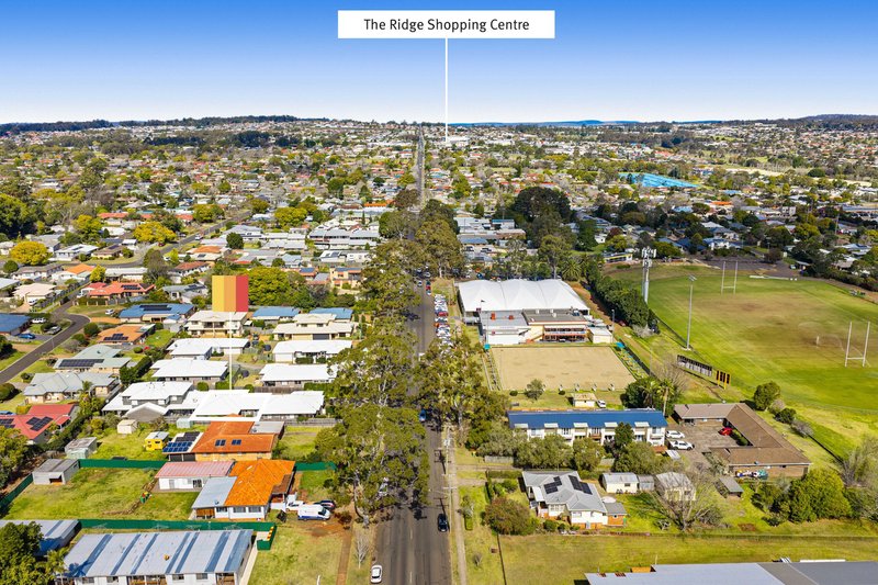 Photo - 2/310A Hume Street, Centenary Heights QLD 4350 - Image 19