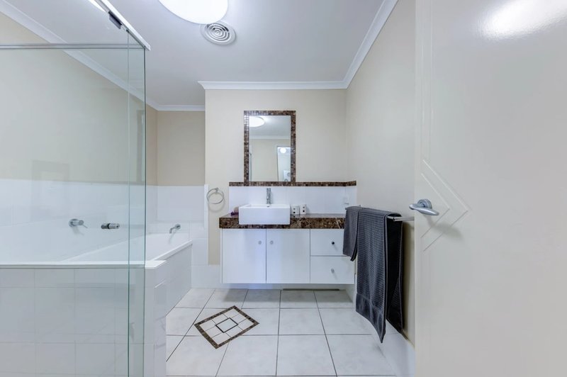 Photo - 2/311 Bradman Avenue, Maroochydore QLD 4558 - Image 12