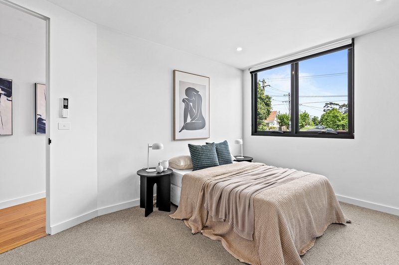 Photo - 2/312 Pascoe Vale Road, Essendon VIC 3040 - Image 11