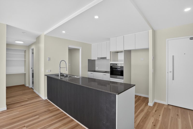 Photo - 2312/2 Activa Way, Hope Island QLD 4212 - Image 3