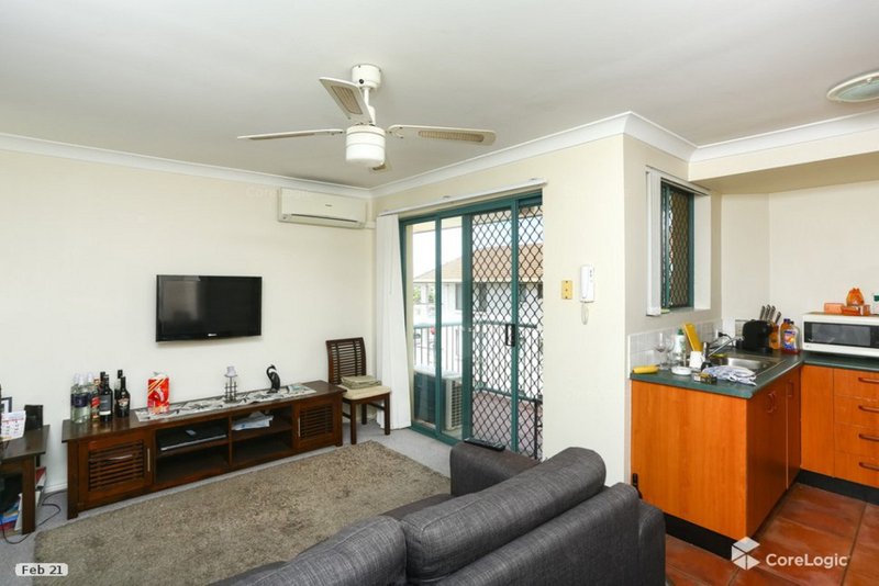 Photo - 23/140 Marine Parade, Southport QLD 4215 - Image 2