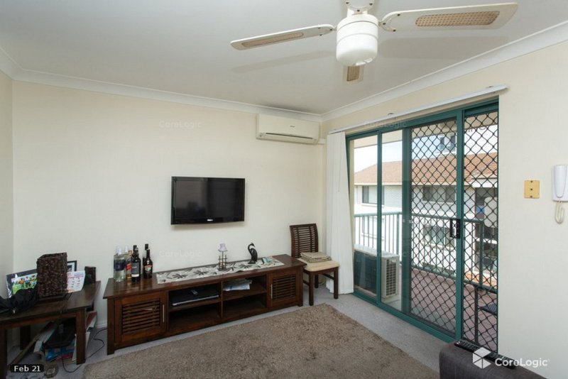 Photo - 23/140 Marine Parade, Southport QLD 4215 - Image 3