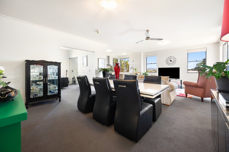 Photo - 231/64 Sickle Avenue, Hope Island QLD 4212 - Image 3