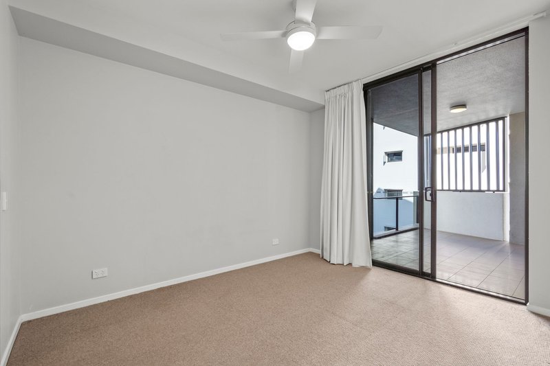 Photo - 2317/52 Crosby Road, Albion QLD 4010 - Image 5