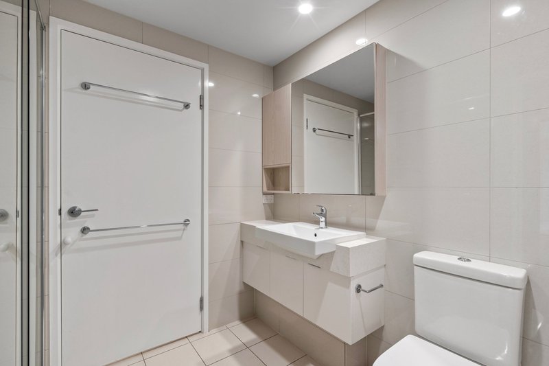 Photo - 2317/52 Crosby Road, Albion QLD 4010 - Image 6