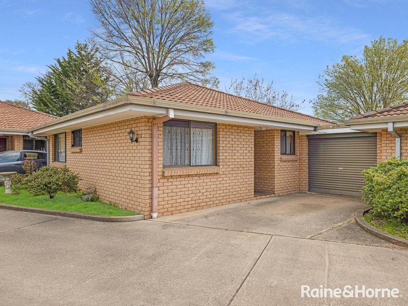 2/319 Howick Street, Bathurst NSW 2795