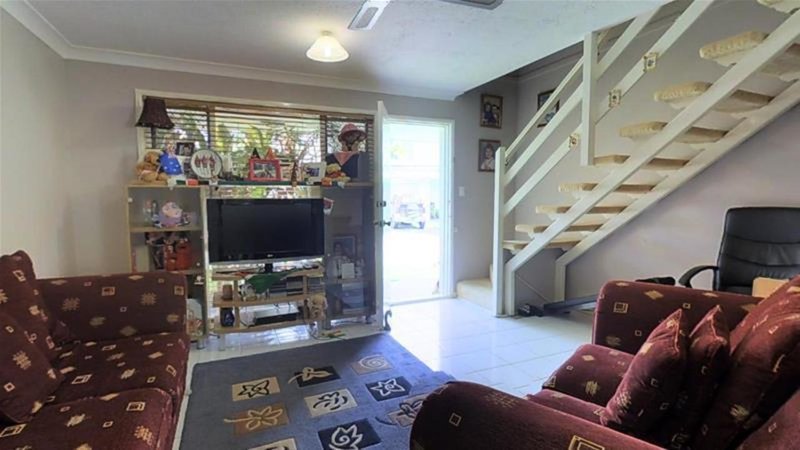 Photo - 23/2-10 Coolgardie Street, Elanora QLD 4221 - Image 3