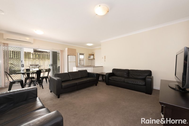 Photo - 2/32-36 Lissner Street, Toowong QLD 4066 - Image 3