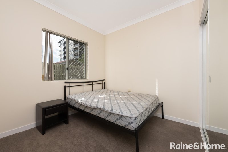 Photo - 2/32-36 Lissner Street, Toowong QLD 4066 - Image 5