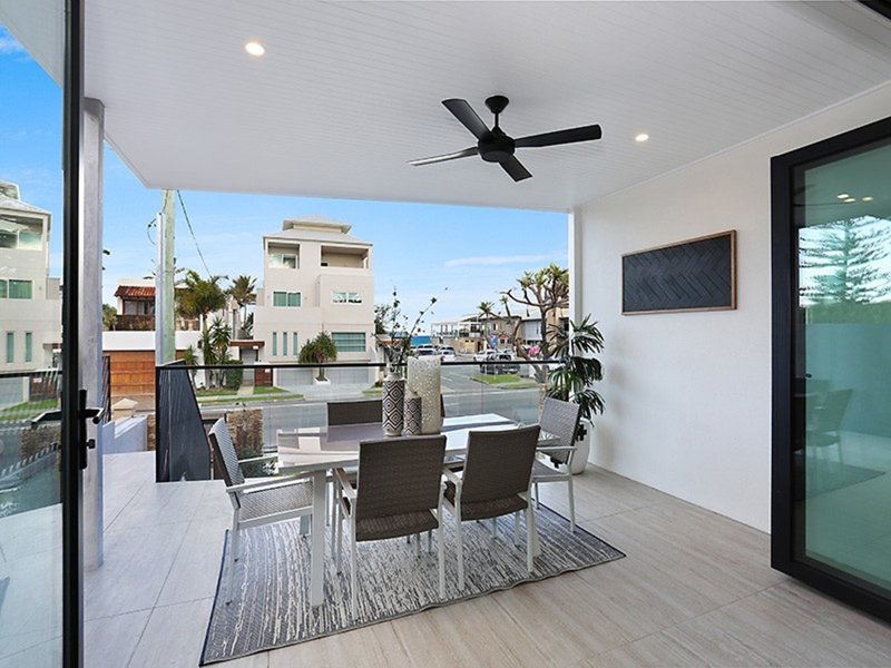 Photo - 2/32 Albatross Avenue, Mermaid Beach QLD 4218 - Image 2