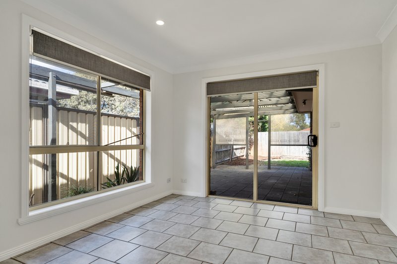 Photo - 2/32 Alexandra Avenue, Hoppers Crossing VIC 3029 - Image 3