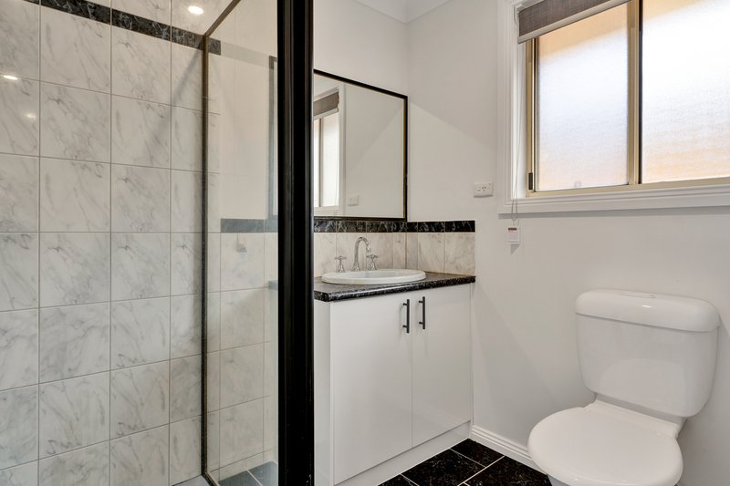 Photo - 2/32 Alexandra Avenue, Hoppers Crossing VIC 3029 - Image 8
