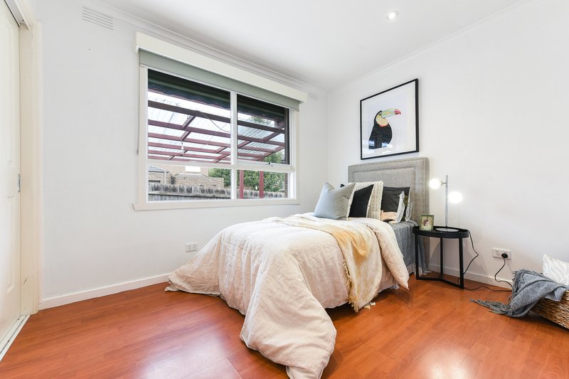 Photo - 2/32 Atkinson Street, Chadstone VIC 3148 - Image 9